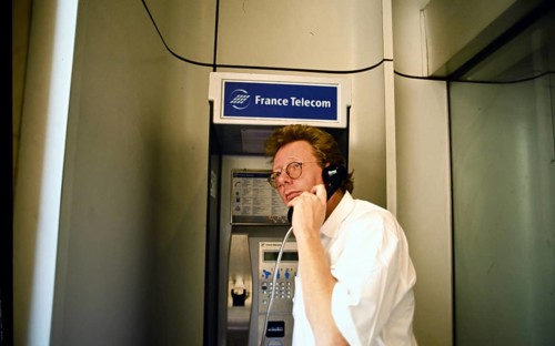 Cordt Schnibben, in a telephone box in Cannes