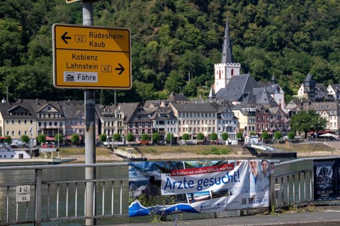 The Rhine, waterfront near St. Goarshausen am Rhein, advertising campaign, banner campaign for the