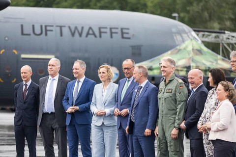 Friedrich Merz (Chancellor of the Federal Republic of Germany, CDU) together with Carsten Spohr,