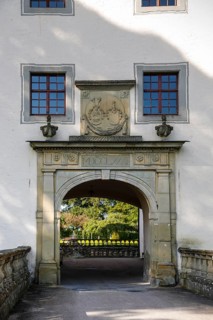 Geislingen moated castle, passageway of the north-east wing, classical portal with pilasters, year