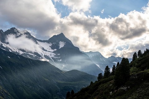 Mountain landscape with mountain peak Großer Greiner and Talggenköpfe, Berliner Hütte, Berliner
