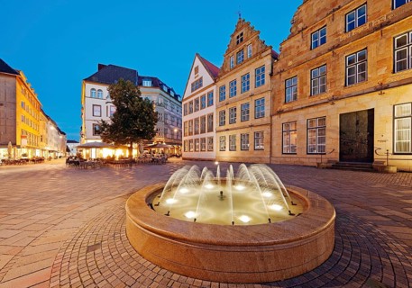 Old market with fountain and town houses in the evening, Bielefeld, East Westphalia-Lippe, North
