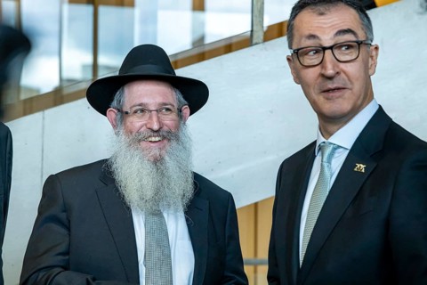 Rabbi Shneur Trebnik, police rabbi for Württemberg. Cem Özdemir (Bündnis90-Die Grünen) is the new