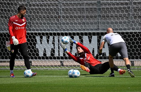Goalkeeper Fabian Bredlow VfB Stuttgart (01) Goalkeeper Stefan Drljaca VfB Stuttgart (21) Action