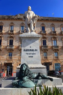 City of Trapani, Statue of Giuseppe Garibaldi in Piazza Garibaldi, Sicily, Italy