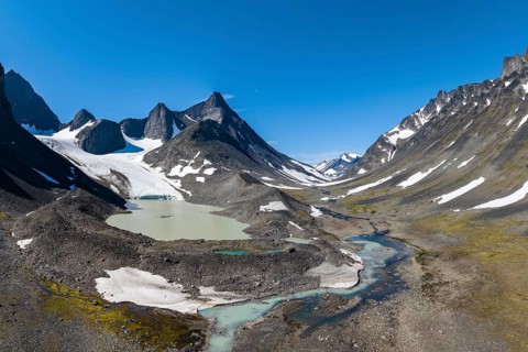 Kaskasavagge valley with Kaskapakte glacier and mountains, mountain Kaskasatjåkka and Kuopertjåkka,