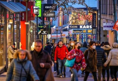 Essen, North Rhine-Westphalia, Germany - 2G Shopping in Essen city centre during the coronavirus