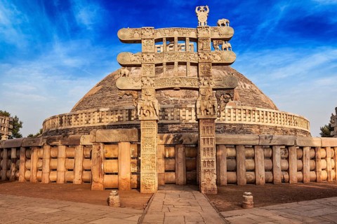 Great Stupa, ancient Buddhist monument. Sanchi, Madhya Pradesh, India