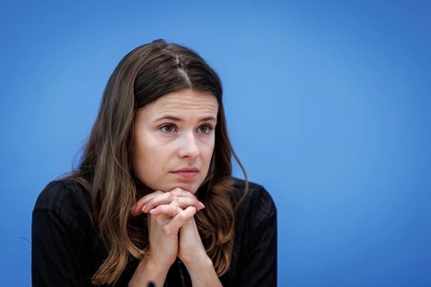 Luisa Neubauer, climate protection activist, recorded at a press conference on new constitutional