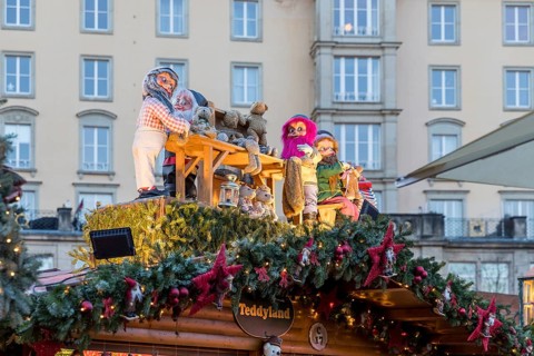 Detailed decoration on the stalls of the Striezelmarkt Christmas market, Dresden, Saxony, Germany