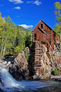 USA, Colorado, Crystall Mill, Old Mill, in autumn on Crystal River, Crystal River, Colorado, USA