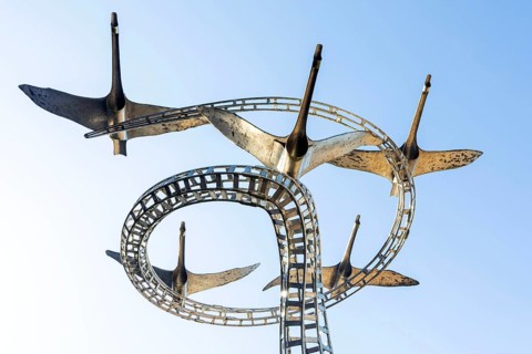 'The Spirits of Lowestoft' sculpture stainless steel artwork by Charles Normandale 2006, Station