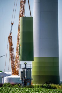 Repowering of a wind farm near Issum, here the dismantling of the tower, 9 older wind turbines from