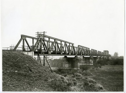 Oder Bridge, Oder, Neurüdnitz, Siekierki, Bienenwerder, Poland, Europa-Brücke, Lange Metallbrücke
