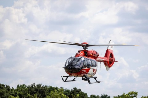 DRF Luftrettung rescue helicopter in action (symbolic image)