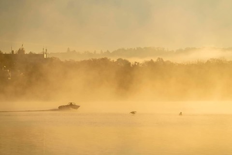 Sunrise, autumn atmosphere at Lake Baldeney, near Haus Scheppen, in Essen, Motorboat, North