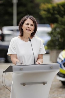 Annalena Bärbock (Bündnis 90 Die Grünen), Federal Minister of Foreign Affairs, and Jan Lipavsky,