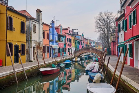 Colorful houses beside the waterway in between 'Riva dei Santi' and 'Fondamenta di Terranova' with