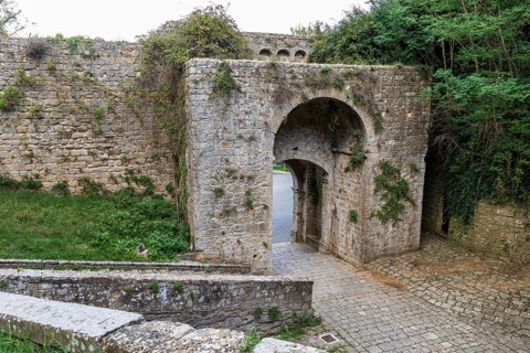 Porta Docciola city gate, Volterra, Province of Pisa, Tuscany, Italy
