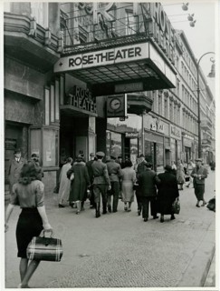 Rose Theater, Großen Frankfurter Straße 132, Berlin, Friedrichshain, people enter a theatre in a