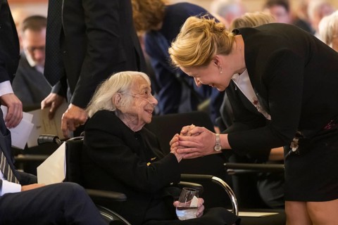 Margot Friedländer (Holocaust survivor and honorary citizen of the city of Berlin) is greeted by