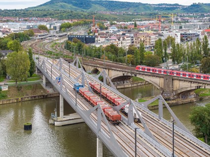 Load test on the Neckar Bridge, aerial view. Due to the unusual design, dimensional checks are
