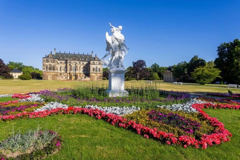 Sculpture in the Great Garden. Copy of, Time robs beauty, . The work of sculptor Andreas Klein