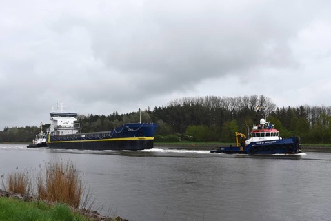 Freighter SUEVE being towed by the tug Duke Of Normandy and OSK Rendsburg in the Kiel Canal, NOK,