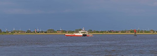 FRS Elbe ferry approaches Glückstadt, Schleswig-Holstein, Germany