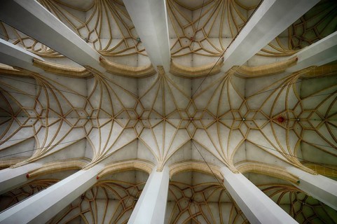 Interior photo, ceiling vault, cross-ribbed vault, nave ceiling, Church of Our Lady, Cathedral of