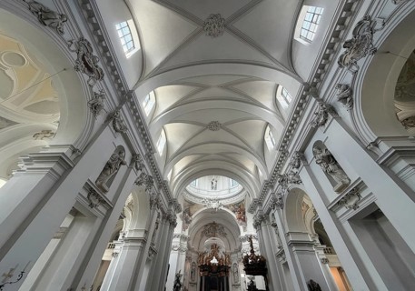 St. Salvator Cathedral in Fulda, officially High Cathedral in Fulda, interior view, central nave