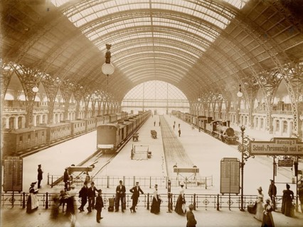 Dresden, train, travel, train, platform, historic station hall with trains and people under a large