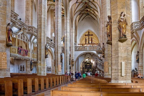 Nave, altar and triumphal cross group, tulip pulpit and miner's pulpit, Freiberger Dom St. Marien,