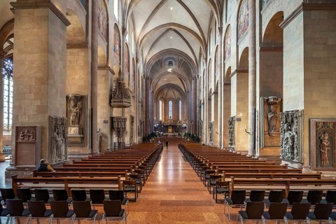 Interior of the High Cathedral of St. Martin or Mainzer Cathedral in Mainz, Rhineland-Palatinate,