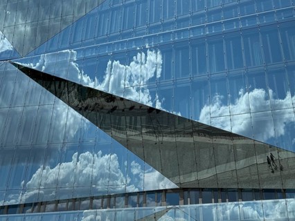The 'cube Berlin' is a spectacular, cube-shaped office building on Washingtonplatz, right next to
