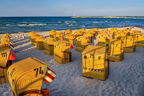 Beach and pier in Scharbeutz, Schleswig-Holstein, Germany +++ editorial use only