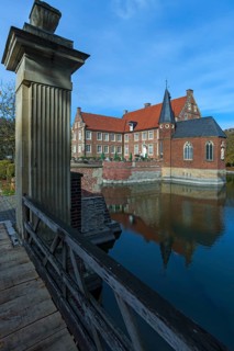 Moated castle Haus Hülshoff with moat, birthplace of poet Annette von Droste-Hülshoff, Havixbeck