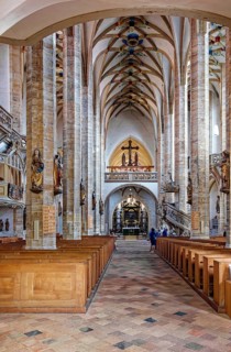 Nave, altar and triumphal cross group, tulip pulpit and miner's pulpit, Freiberger Dom St. Marien,