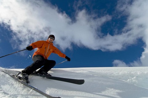 Man, skier, Storulvån, Jämtlands Fjäll, Jämtland, Sweden, Scandinavia, Europe Ski Skiing Downhill