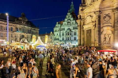 The Dresden City Festival attracts tens of thousands of visitors every year. Schlossplatz, Dresden,