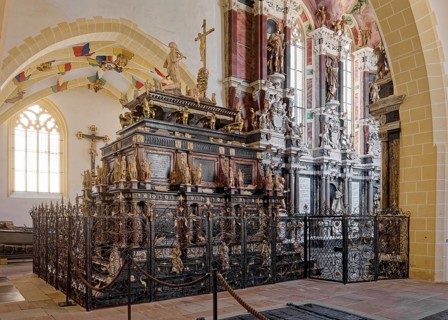 Burial place of the Wettins, Freiberger Dom St. Marien, religious building, interior, Silberweg