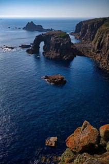 Enys Dodnan Arch, rock gate, coastline, cliffs, coast, rock formation, sea, headland Land's End,