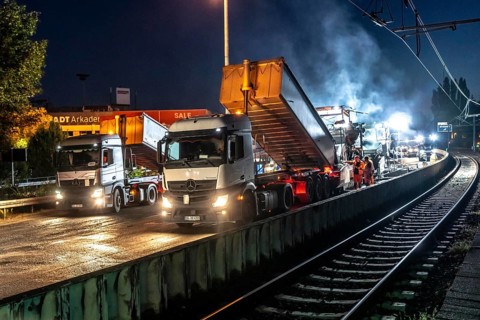 Night work during the renovation of the A40 motorway between Mülheim-Winkhausen and Essen-Ost, the