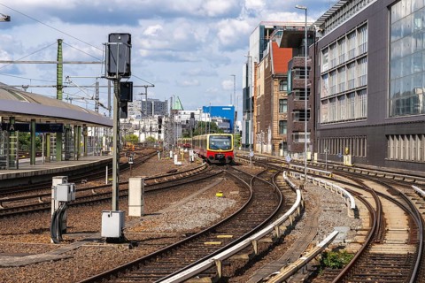 Public transport and rail transport, S-Bahn trains on the renovated platforms of Berlin Central