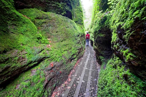 Hiking in the Dragon Gorge, gorge, hiking trail, hiking destination, fascinating, erosion,