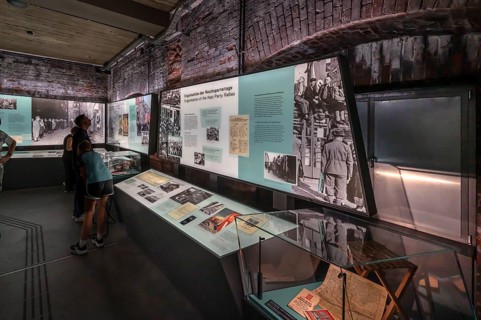 Visitors in the exhibition room of the Museum Documentation Center, Documentation Center