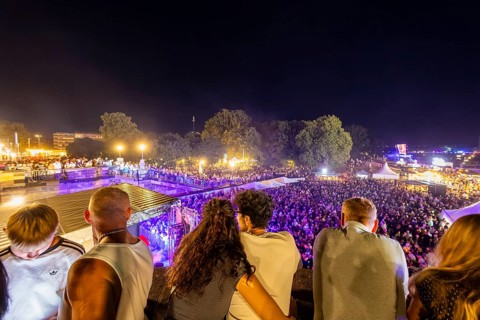 The Dresden City Festival attracts tens of thousands of visitors every year. TanzAreal am