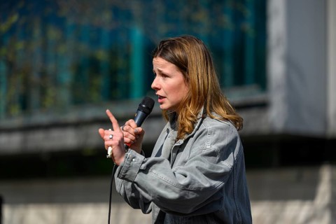 Luisa Neubauer talks about Fridays for Future at the International Climate Strike. CDU headquarters