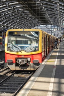 Public transport and rail transport, S-Bahn trains on the renovated platforms of Berlin Central