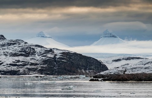Two of the three mountains: Tee Kroner (Three Crowns), Kronebreen or Kronengletscher Glacier,
